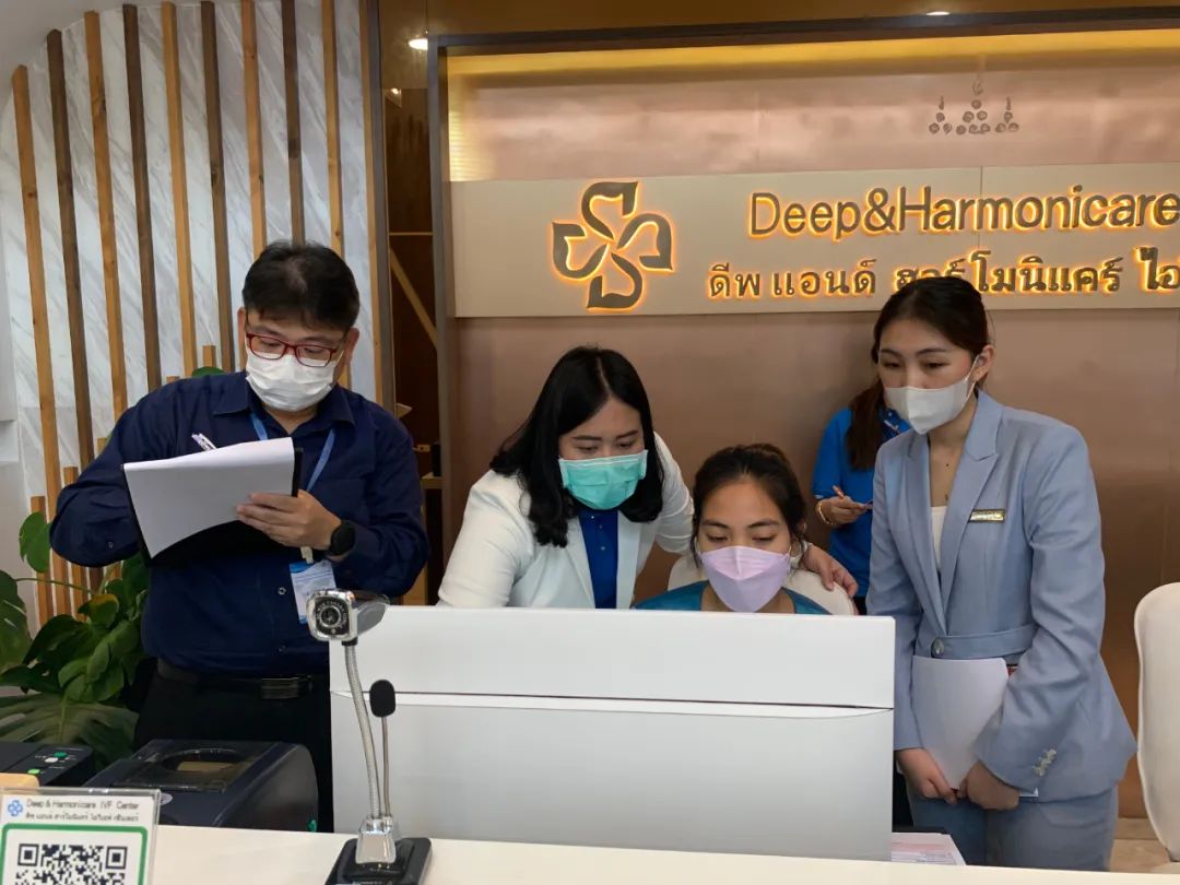 工作照片 工作照片