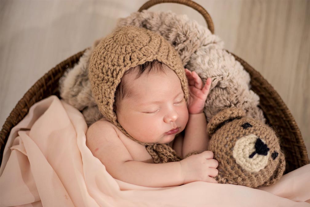 一個(gè)嬰兒 一個(gè)嬰兒