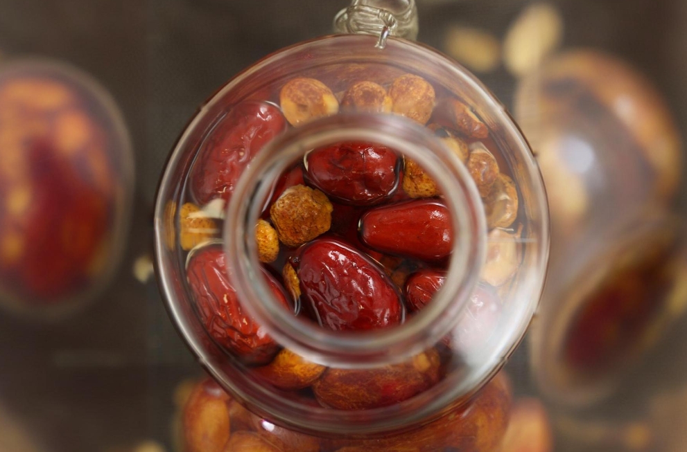 紅棗枸杞泡酒比例多少合適？紅棗枸杞泡酒10斤比例及方法